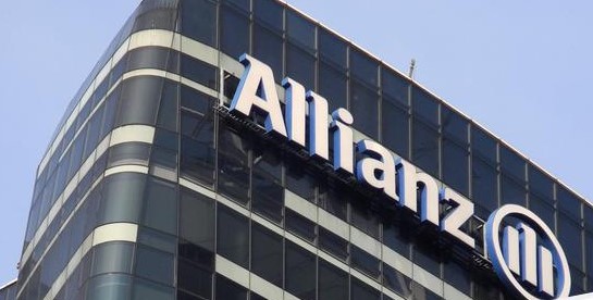 Direktur Allianz dan Kemudahan Pembayaran yang Dipunyai